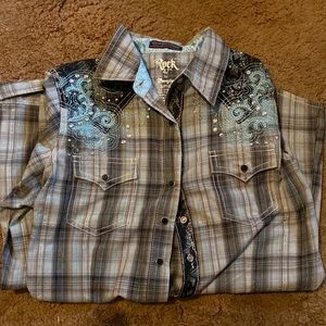 Wrangler button up size medium